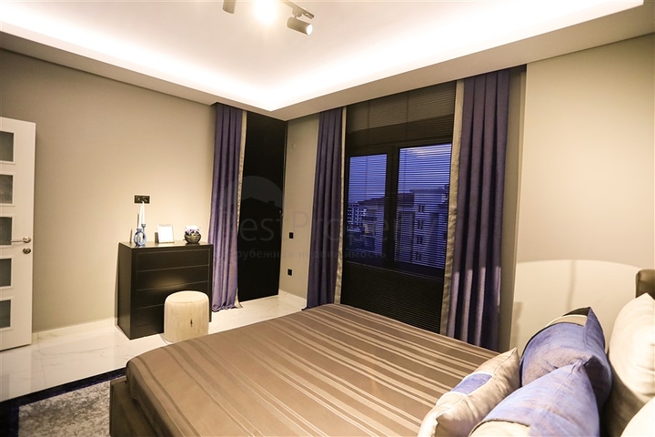 قريب من البحر -  وضمن مجمع انيق - شقة 2 غرفة وصالة - كاستل / الانيا 