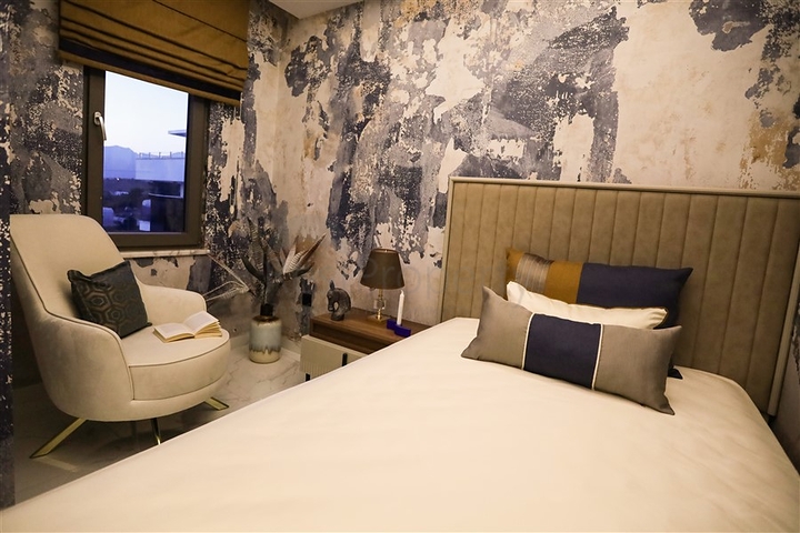 قريب من البحر -  وضمن مجمع انيق - شقة 2 غرفة وصالة - كاستل / الانيا 