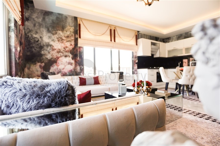 قريب من البحر -  وضمن مجمع انيق - شقة 2 غرفة وصالة - كاستل / الانيا 