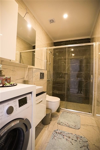 قريب من البحر -  وضمن مجمع انيق - شقة 2 غرفة وصالة - كاستل / الانيا 