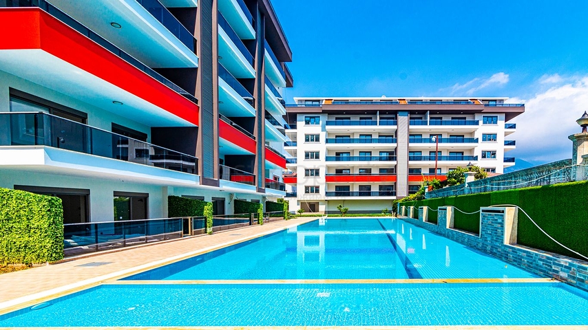 قريب من البحر -  وضمن مجمع انيق - شقة 2 غرفة وصالة - كاستل / الانيا 