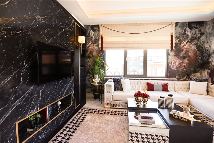 قريب من البحر -  وضمن مجمع انيق - شقة 2 غرفة وصالة - كاستل / الانيا 