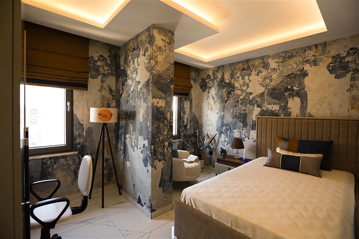 قريب من البحر -  وضمن مجمع انيق - شقة 2 غرفة وصالة - كاستل / الانيا 