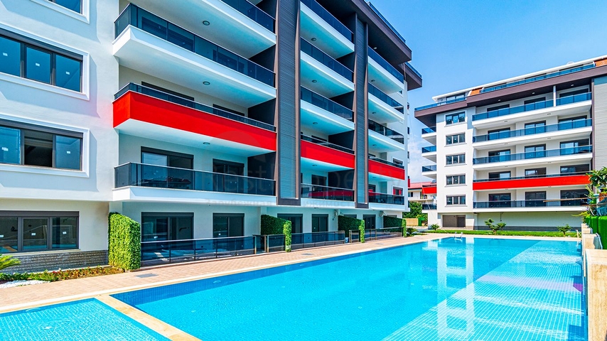 قريب من البحر -  وضمن مجمع انيق - شقة 2 غرفة وصالة - كاستل / الانيا 