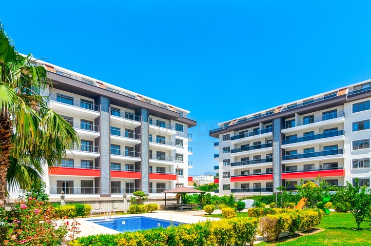 قريب من البحر -  وضمن مجمع انيق - شقة 2 غرفة وصالة - كاستل / الانيا 