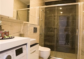 قريب من البحر -  وضمن مجمع انيق - شقة 2 غرفة وصالة - كاستل / الانيا 