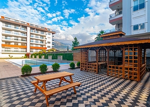 قريب من البحر -  وضمن مجمع انيق - شقة 2 غرفة وصالة - كاستل / الانيا 