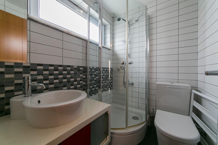 شقة 3 + 1 مطلة على البحر في لارا أنطاليا