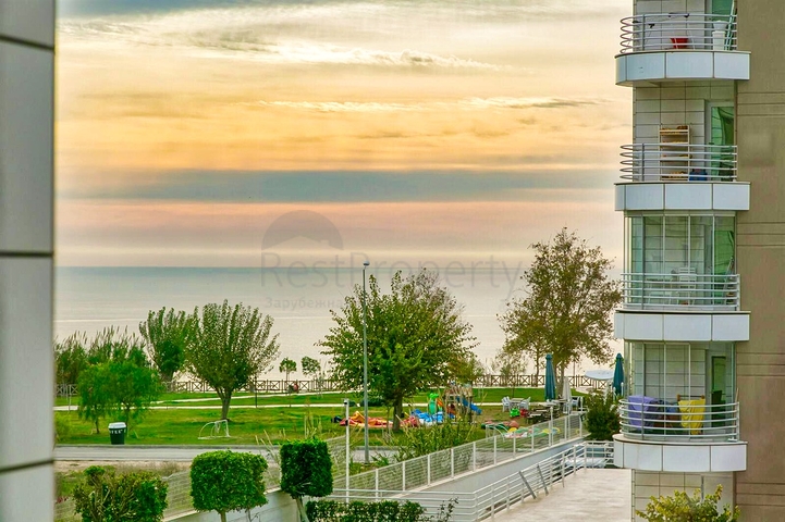 شقة 3 + 1 مطلة على البحر في لارا أنطاليا