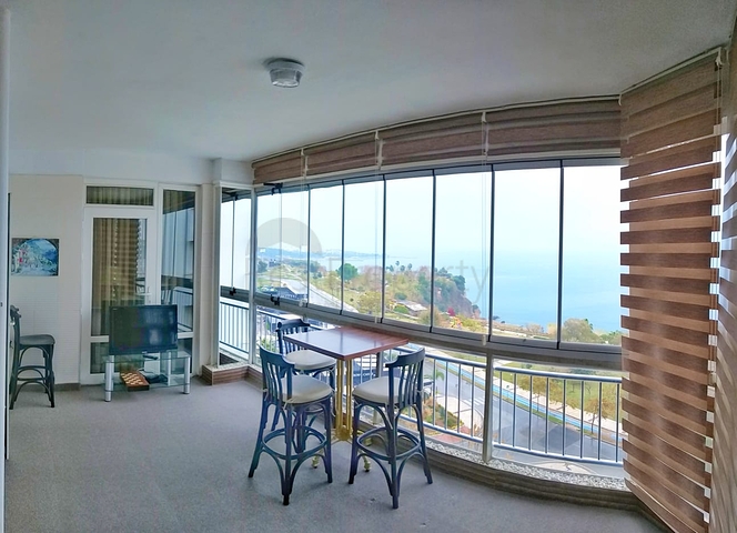 شقة 3 + 1 مطلة على البحر في لارا أنطاليا