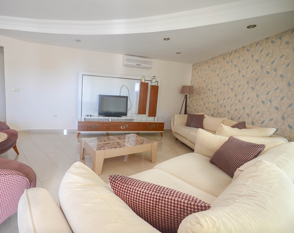 شقة عائلية واسعة - غرفتين وصالة - ضمن مجمع يضم كافة الخدمات -في مهموتلار / الانيا 