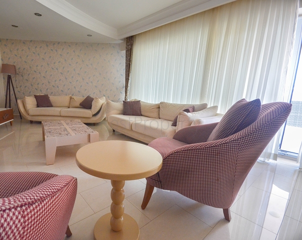 شقة عائلية واسعة - غرفتين وصالة - ضمن مجمع يضم كافة الخدمات -في مهموتلار / الانيا 