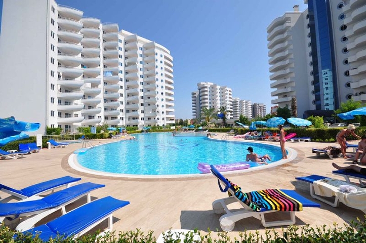 شقة عائلية واسعة - غرفتين وصالة - ضمن مجمع يضم كافة الخدمات -في مهموتلار / الانيا 