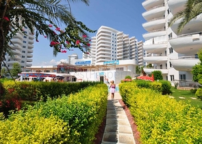 شقة عائلية واسعة - غرفتين وصالة - ضمن مجمع يضم كافة الخدمات -في مهموتلار / الانيا 