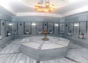 شقة عائلية واسعة - غرفتين وصالة - ضمن مجمع يضم كافة الخدمات -في مهموتلار / الانيا 