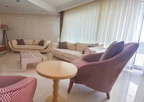 شقة عائلية واسعة - غرفتين وصالة - ضمن مجمع يضم كافة الخدمات -في مهموتلار / الانيا 