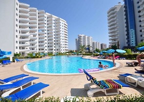 شقة عائلية واسعة - غرفتين وصالة - ضمن مجمع يضم كافة الخدمات -في مهموتلار / الانيا 