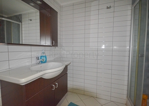 شقة عائلية واسعة - غرفتين وصالة - ضمن مجمع يضم كافة الخدمات -في مهموتلار / الانيا 