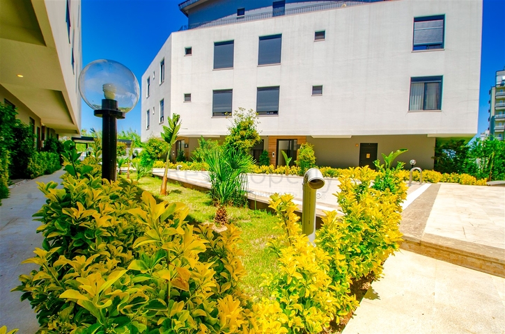 شقة 2 + 1 في غوزالوبا لارا أنطاليا