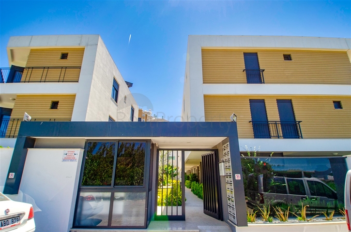 شقة 2 + 1 في غوزالوبا لارا أنطاليا