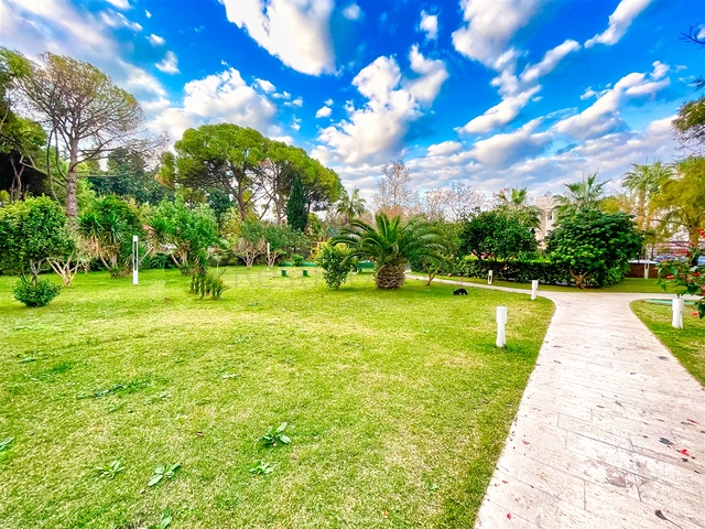 شقة فاخرة 4 + 1 تطل على البحر الأبيض المتوسط ​​في أنطاليا