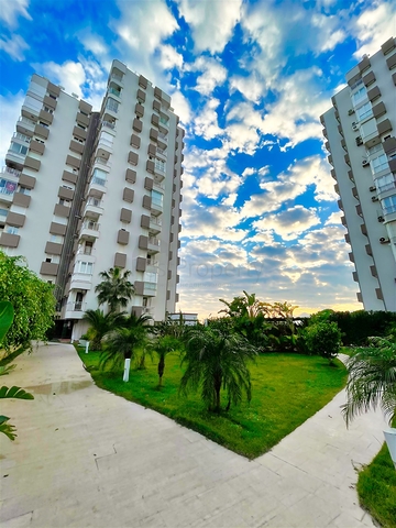 شقة فاخرة 4 + 1 تطل على البحر الأبيض المتوسط ​​في أنطاليا