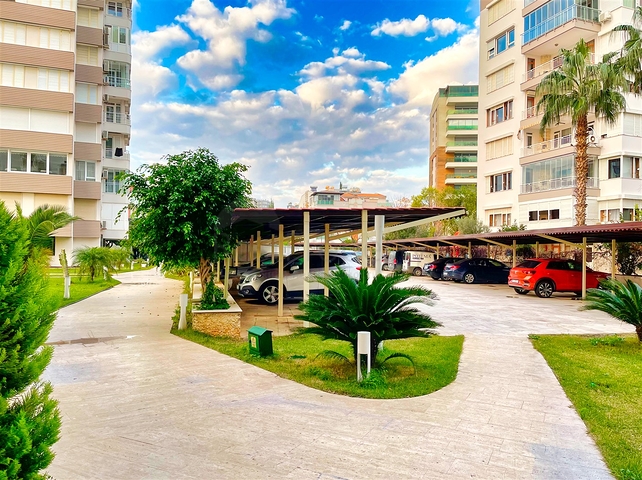 شقة فاخرة 4 + 1 تطل على البحر الأبيض المتوسط ​​في أنطاليا