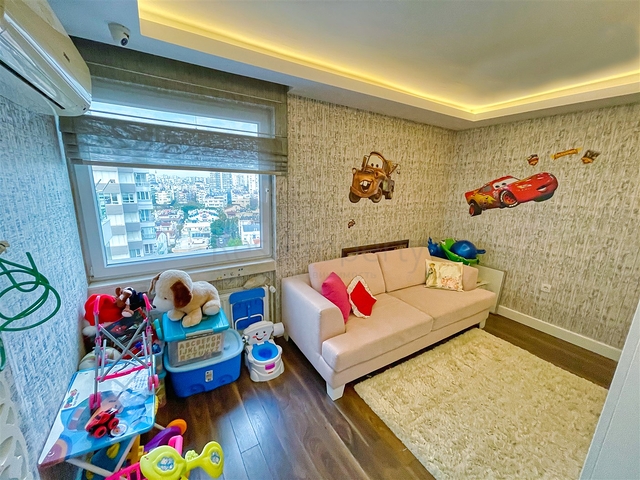 شقة فاخرة 4 + 1 تطل على البحر الأبيض المتوسط ​​في أنطاليا