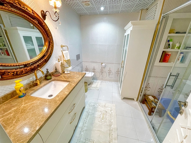 شقة فاخرة 4 + 1 تطل على البحر الأبيض المتوسط ​​في أنطاليا