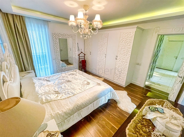 شقة فاخرة 4 + 1 تطل على البحر الأبيض المتوسط ​​في أنطاليا