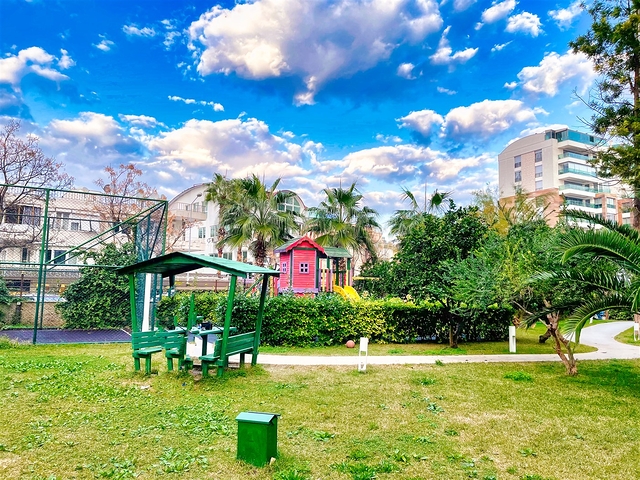 شقة فاخرة 4 + 1 تطل على البحر الأبيض المتوسط ​​في أنطاليا