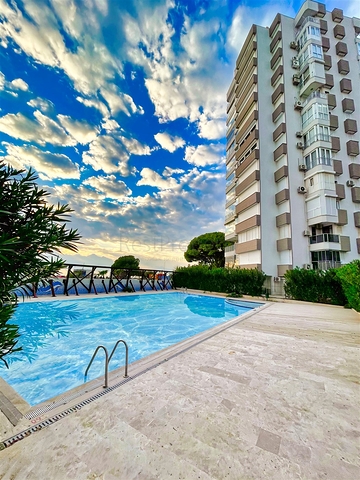 شقة فاخرة 4 + 1 تطل على البحر الأبيض المتوسط ​​في أنطاليا