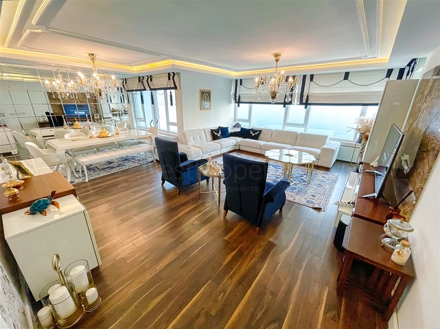 شقة فاخرة 4 + 1 تطل على البحر الأبيض المتوسط ​​في أنطاليا