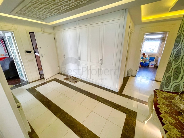 شقة فاخرة 4 + 1 تطل على البحر الأبيض المتوسط ​​في أنطاليا