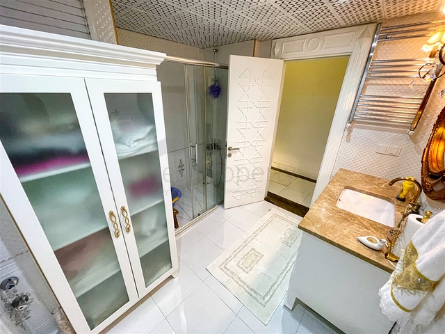 شقة فاخرة 4 + 1 تطل على البحر الأبيض المتوسط ​​في أنطاليا