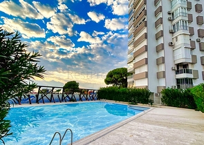 شقة فاخرة 4 + 1 تطل على البحر الأبيض المتوسط ​​في أنطاليا