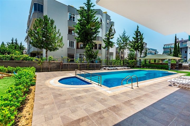 مجمع فاخر انيق -قريب من البحر - في افسلار / الانيا 