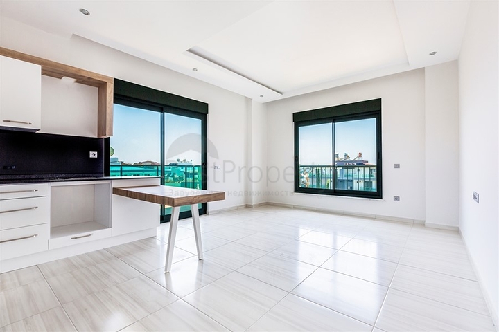 مجمع فاخر انيق -قريب من البحر - في افسلار / الانيا 