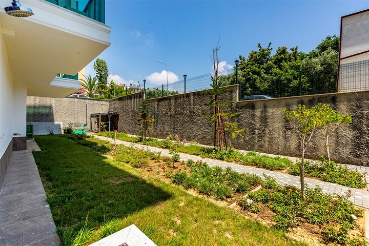 مجمع فاخر انيق -قريب من البحر - في افسلار / الانيا 