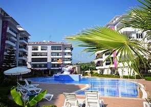 مجمع انيق -دوبلكس 2 غرفة وصالة - قريبة من البحر - في كاستل / الانيا 