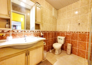 موقع مميز -شقة عائلية 2 غرفة وصالة -في اوبا / الانيا 