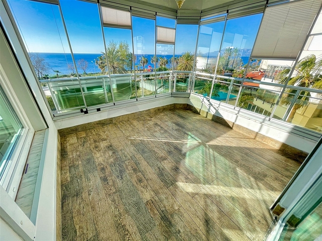 شقة فسيحة 3 + 1 مطلة على البحر الأبيض المتوسط ​​في لارا