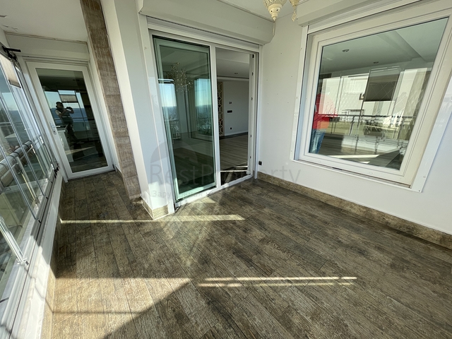 شقة فسيحة 3 + 1 مطلة على البحر الأبيض المتوسط ​​في لارا