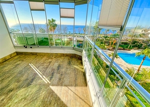 شقة فسيحة 3 + 1 مطلة على البحر الأبيض المتوسط ​​في لارا