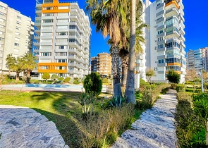 شقة فسيحة 3 + 1 مطلة على البحر الأبيض المتوسط ​​في لارا