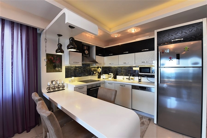 اطلالة بحر - شقة 2 غرفة وصالة -ضمن مجمع نظام فندقي -في الانيا 