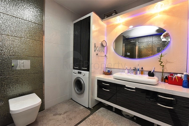 اطلالة بحر - شقة 2 غرفة وصالة -ضمن مجمع نظام فندقي -في الانيا 