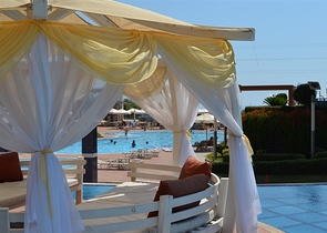 اطلالة بحر - شقة 2 غرفة وصالة -ضمن مجمع نظام فندقي -في الانيا 