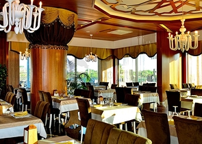 اطلالة بحر - شقة 2 غرفة وصالة -ضمن مجمع نظام فندقي -في الانيا 