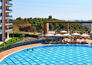 اطلالة بحر - شقة 2 غرفة وصالة -ضمن مجمع نظام فندقي -في الانيا 